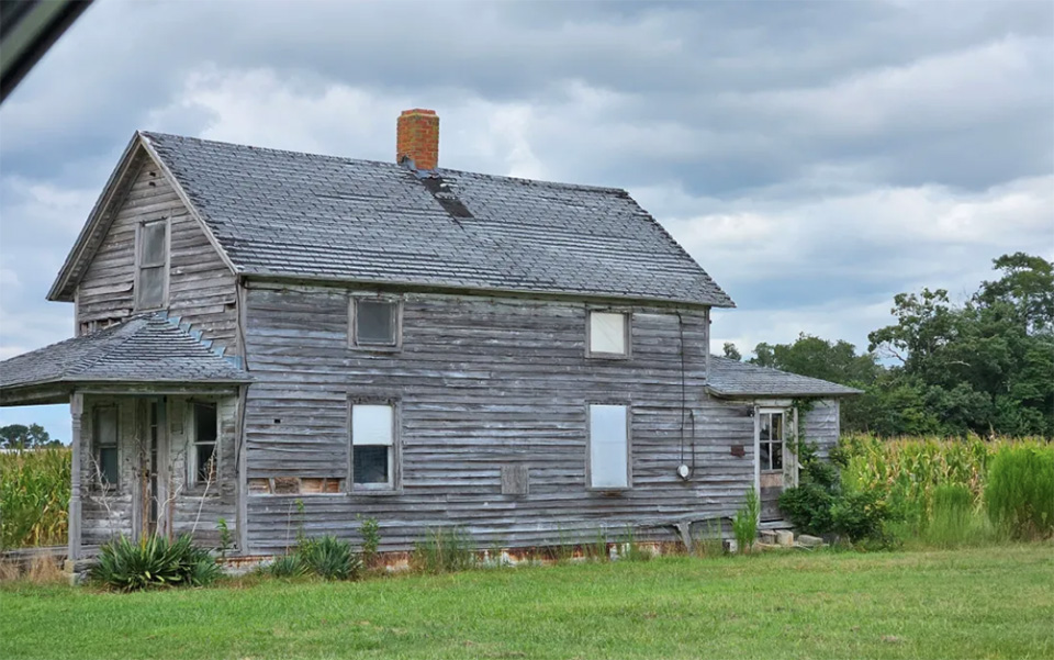 country-rustic-house